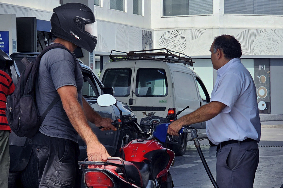 Profundizan la concientización sobre el uso de casco en estaciones de servicio