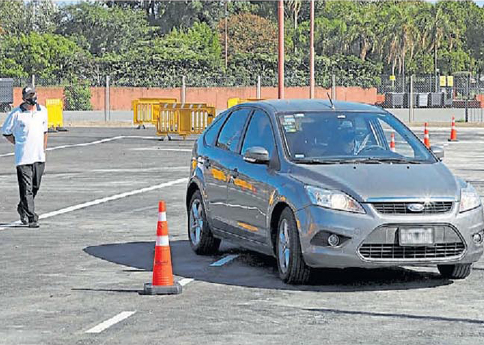 Abren una pista para rendir el examen práctico de manejo en Costanera Norte