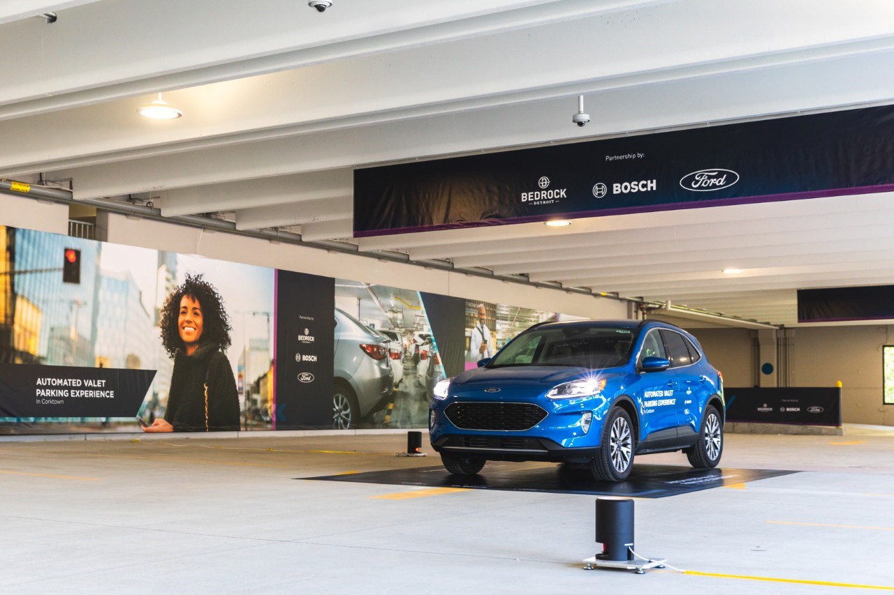 Prueba Ford tecnología autónoma para hacer más fácil el estacionamiento en garage públicos