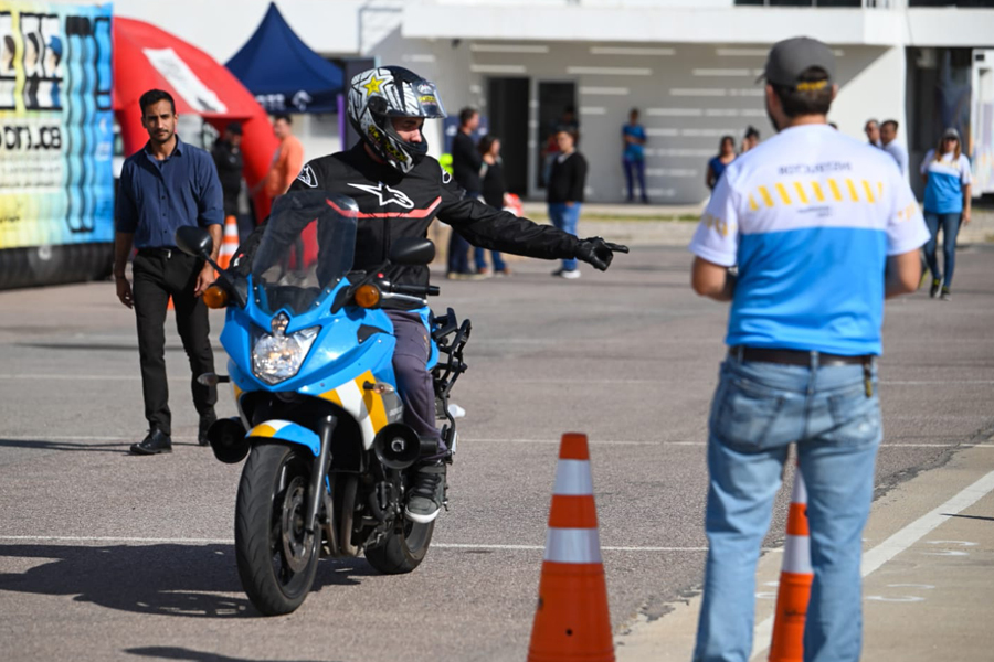 Motociclistas de Villa Mercedes recibieron capacitaciones en conducción segura y cascos