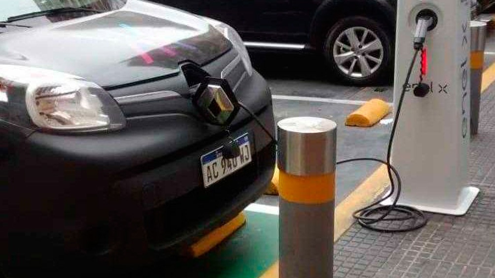 La Plata tiene su primera estación de carga para autos eléctricos