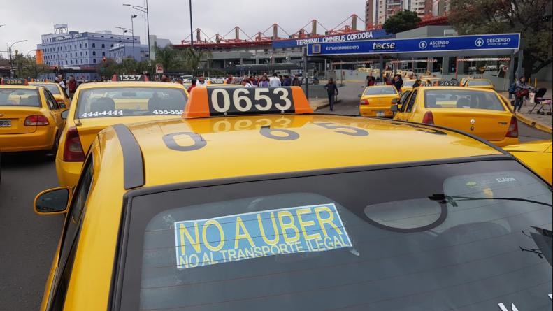 Piden autorizar el uso de UBER en Córdoba