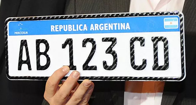 En enero se desplomó el patentamiento de autos 0Km y de motos