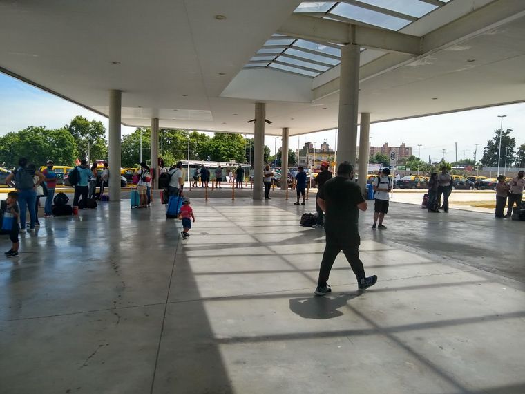 Con el fin de potenciar la nueva terminal de Ómnibus Dellepiane  cuatro líneas de colectivo modifican su recorrido en Buenos Aires